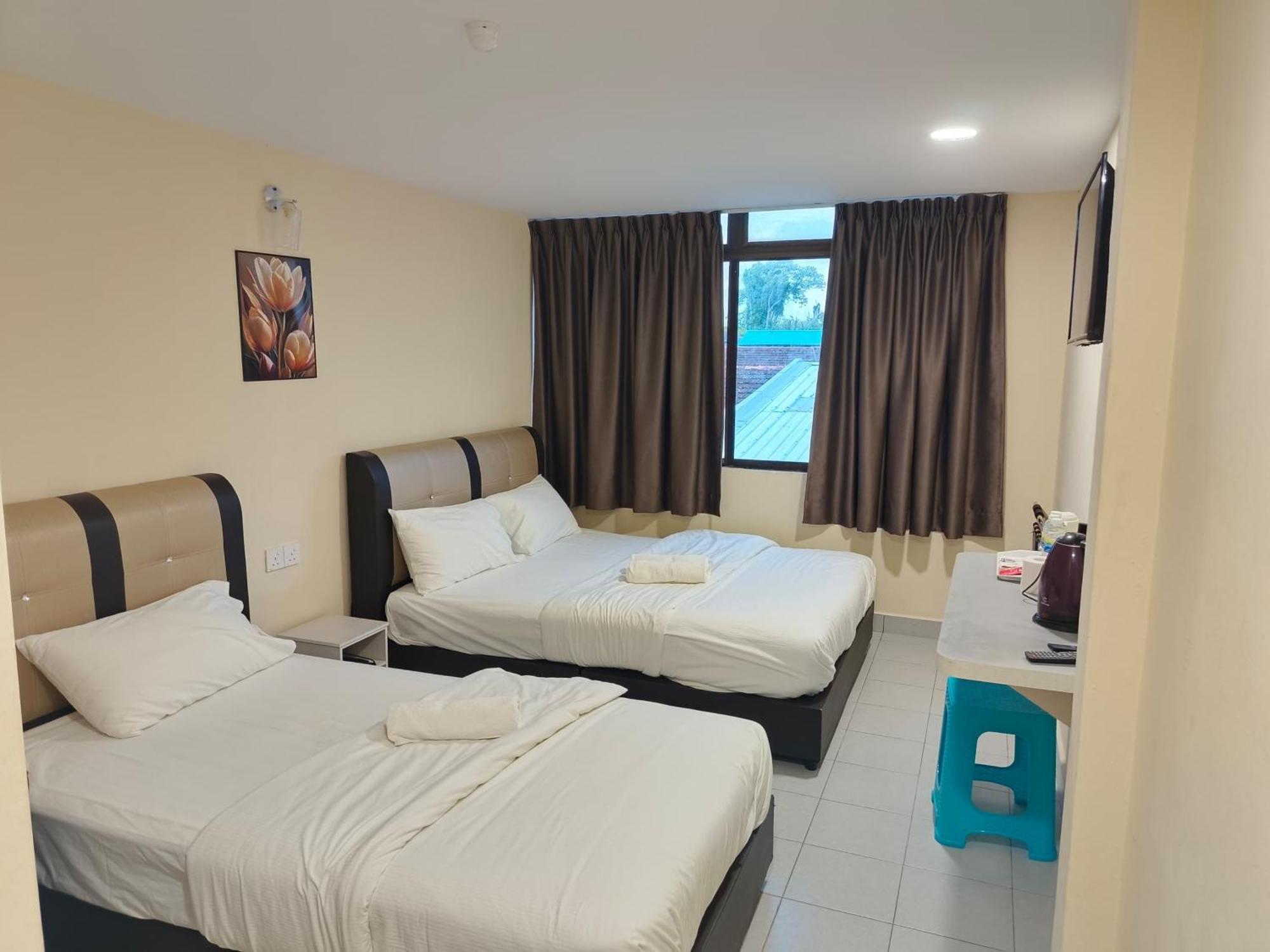 Southern Tip Hotel Pontian Kecil Extérieur photo